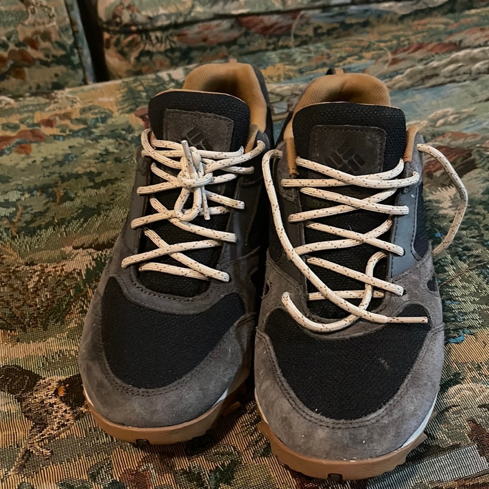 Women’s Columbia shoes size 9
